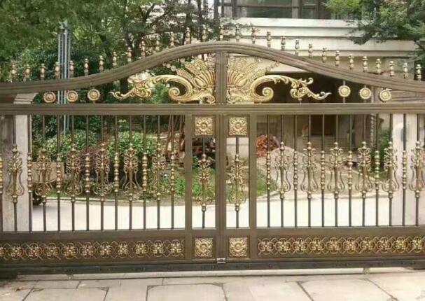 萬科紅郡小區(qū)選擇我們南京鋁藝大門廠家的產品(圖1)